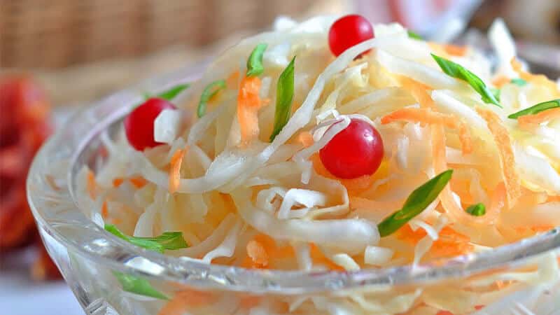 Leckere Rezepte für selbstgemachten Sauerkraut von erfahrenen Hausfrauen