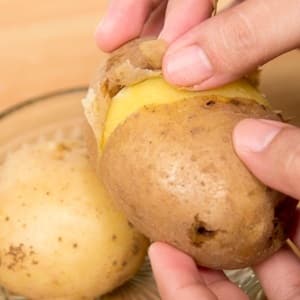 Os benefícios e malefícios das batatas com casca