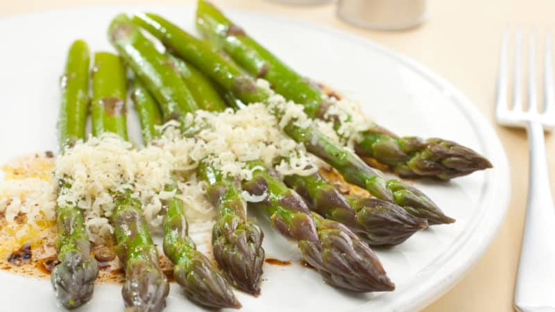 The benefits and harms of asparagus for the human body