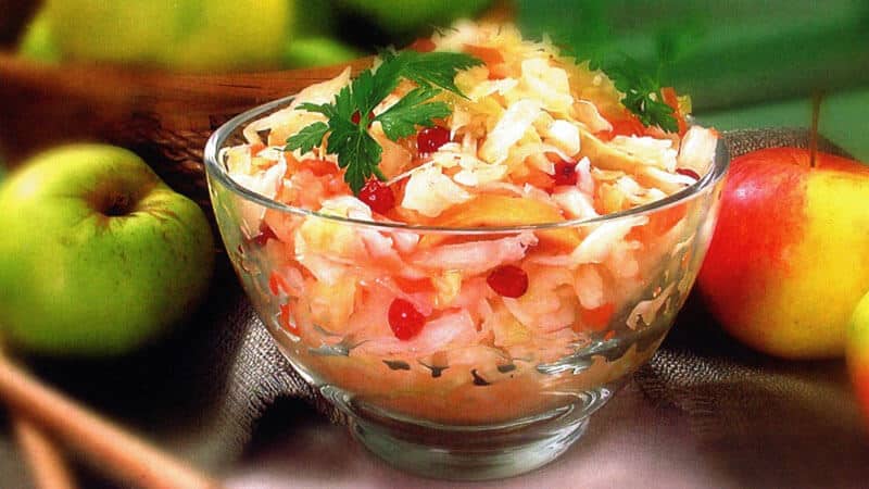 Leckere Rezepte für Sauerkraut mit Äpfeln für den Winter