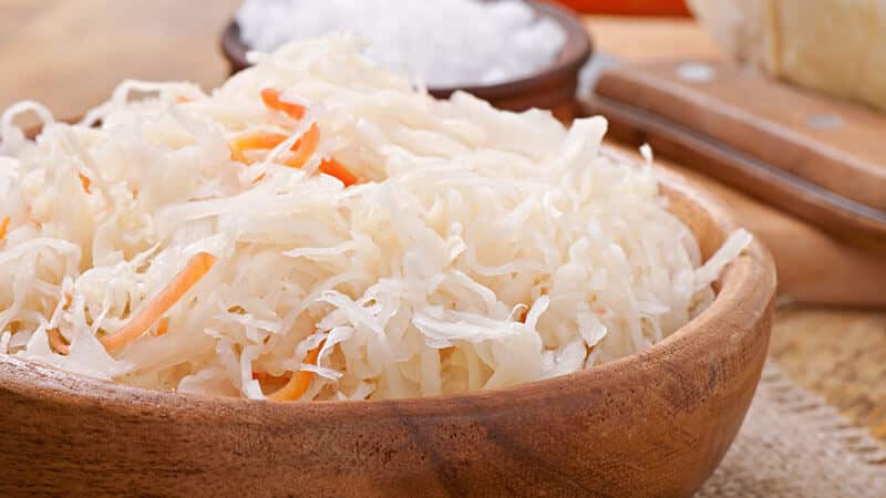 Teknologi memasak dan resipi terbaik untuk sauerkraut dengan gula