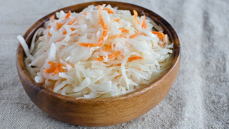 What is fermented cabbage, why is it good and how is it prepared?