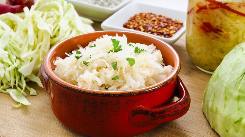 What is fermented cabbage, why is it good and how is it prepared?