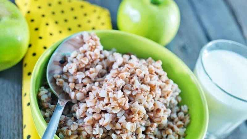 So bereiten Sie Buchweizen mit Kefir richtig zu und verwenden ihn zur Gewichtsreduktion