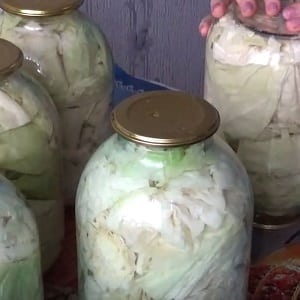 How to prepare cabbage with aspirin for the winter in a 3-liter jar, tasty and simple