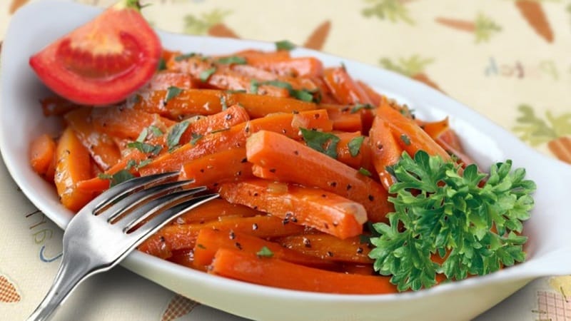 Calories, vitamins and nutritional value of fresh and cooked carrots