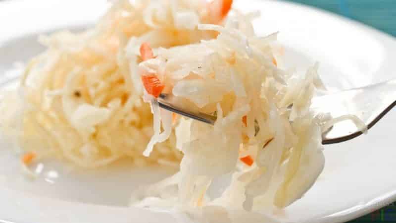 Paano maayos na ihanda ang sauerkraut na may harina ng rye