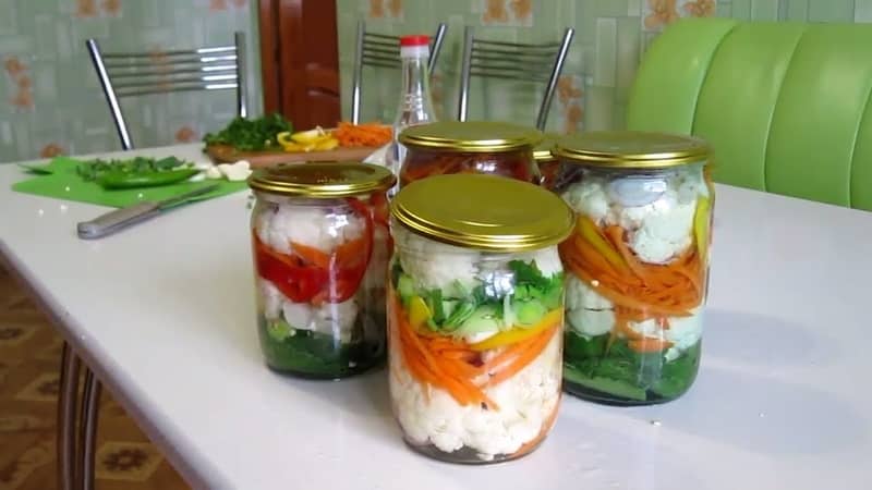 Una selecció de les receptes d'amanida de coliflor més delicioses per a l'hivern en pots, menjades a l'instant