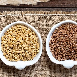 Comparative analysis ng buckwheat at pearl barley: aling cereal ang mas malusog, na may mas maraming calorie