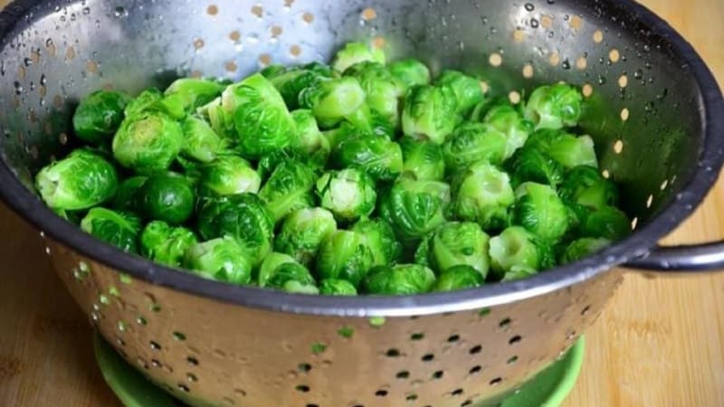 Sous quelle forme et comment bien congeler les choux de Bruxelles pour l'hiver au congélateur