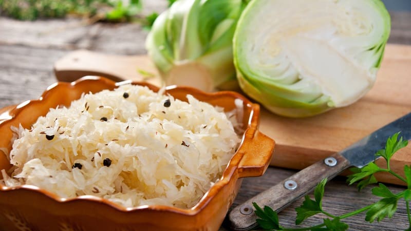 What is the best container to use for salting cabbage?