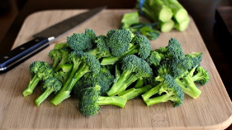 De délicieuses recettes pour préparer du brocoli mariné pour l'hiver par des femmes au foyer expérimentées