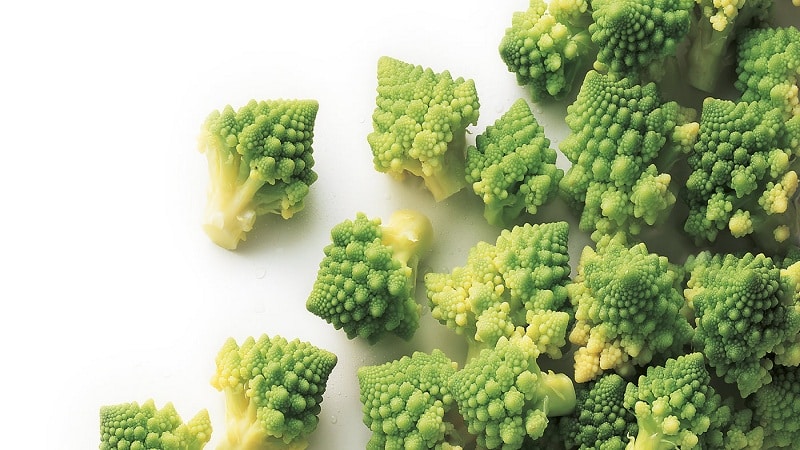 Quels sont les bienfaits du chou romanesco, à quoi il ressemble sur la photo, est-il difficile à cultiver et comment le cuisiner