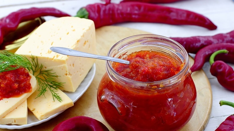 Pálivé papriky na zimu zemřou: recepty s fotografiemi a pokyny k vaření krok za krokem