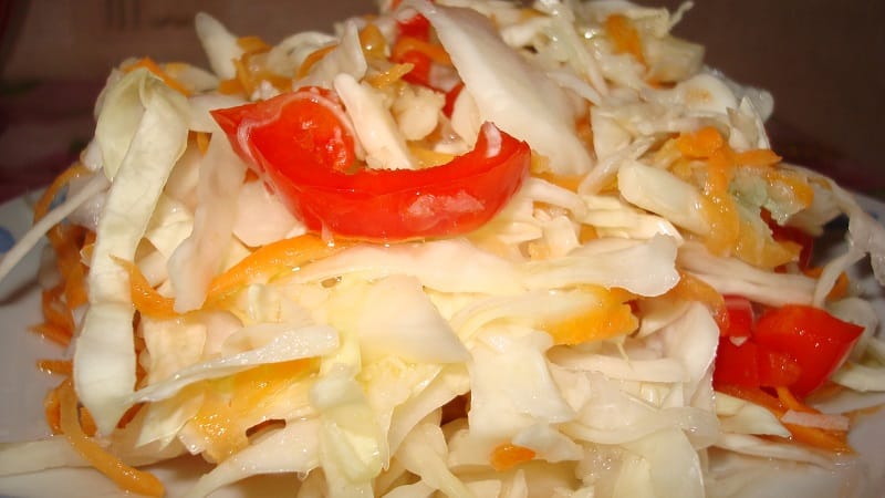 How to pickle spicy cabbage for the winter: popular recipes and useful recommendations