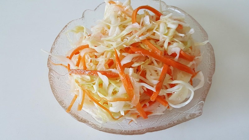 The simplest and most delicious recipes for salted crispy cabbage in brine for the winter