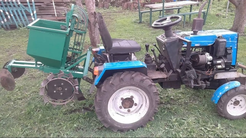 Paano gumawa ng isang planter ng patatas para sa isang mini tractor gamit ang iyong sariling mga kamay