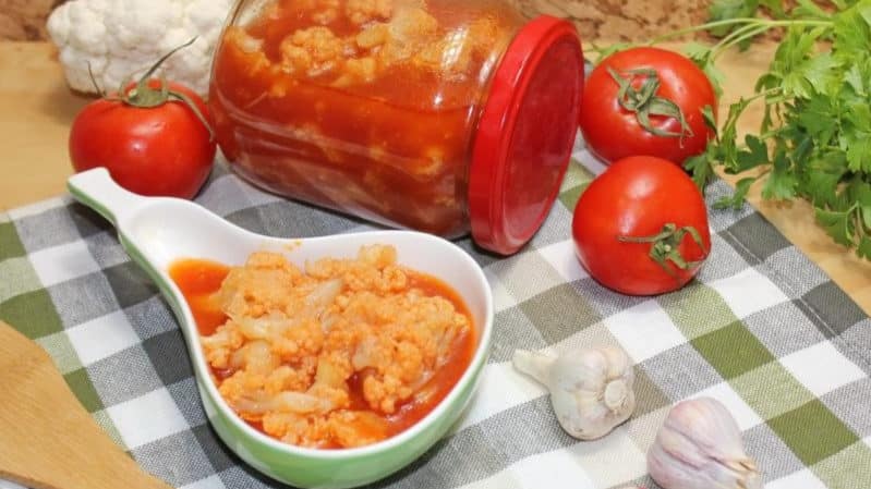 Cómo preparar coliflor en jugo de tomate para el invierno: recetas