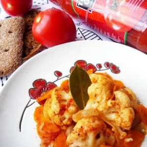 Hur man förbereder blomkål i tomatjuice för vintern: recept