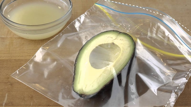 How to properly store cut avocados