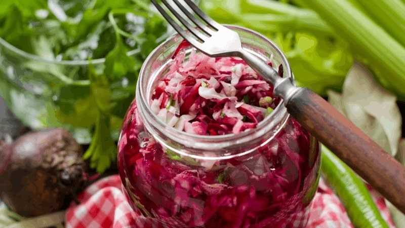 Recipes for pickled red cabbage with various ingredients