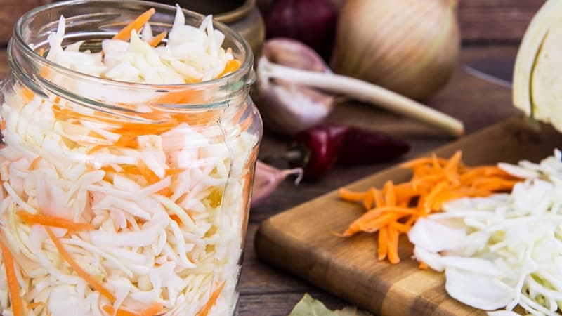 Recepten voor het snel koken van licht gezouten en zuurkool in 1 dag en 2 uur