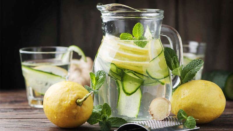 Kilo kaybı için lezzetli ve sağlıklı limonları doğru kullanın