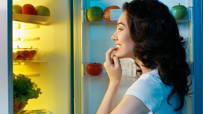 Gesunder Snack vor dem Schlafengehen: Darf man abends Orangen essen?