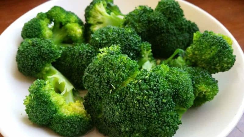 Fordelene og skaderne ved broccoli for kvinder