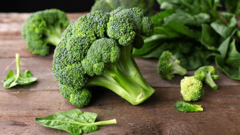 Fordelene og skaderne ved broccoli for kvinder