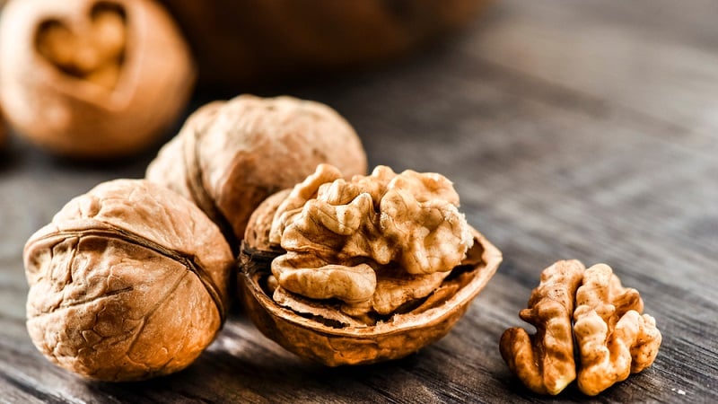 Los beneficios y perjuicios de las nueces para las mujeres.