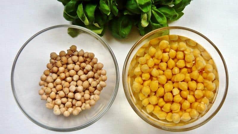 Comparing chickpeas and peas: what are the differences and what are the similarities?