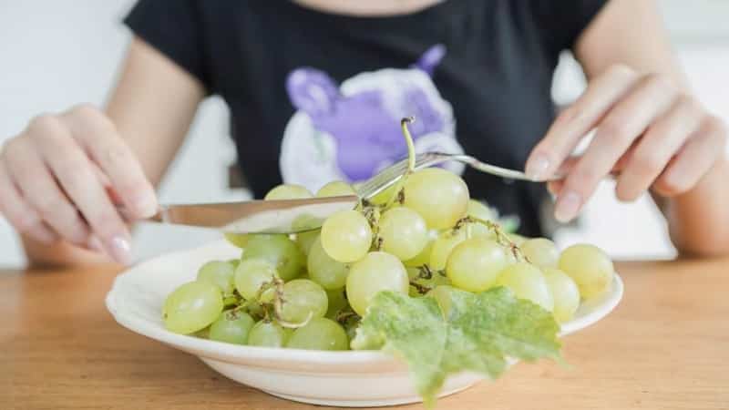 Bojujeme s nadváhou bez hladovania: je možné jesť hrozno pri chudnutí?