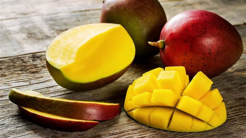 ¿Cuál es el contenido calórico del mango y cuáles son sus beneficios y perjuicios?