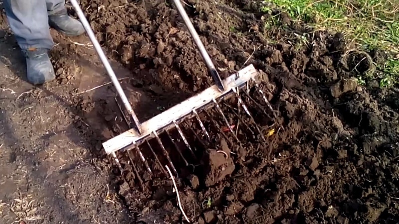 Comment fabriquer soi-même une pelle pour creuser des pommes de terre