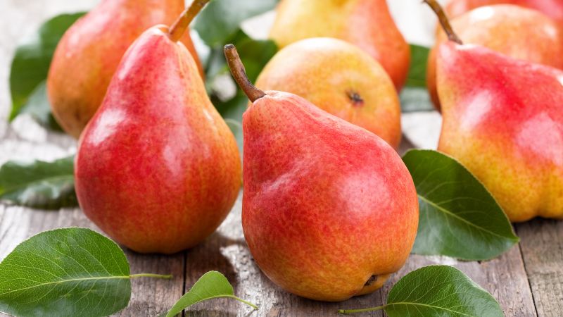 De voordelen en nadelen van peren voor vrouwen