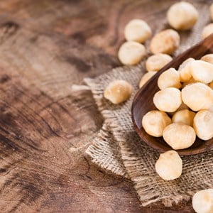 ¿Qué tienen de bueno las nueces de macadamia con chocolate y cómo comerlas correctamente?