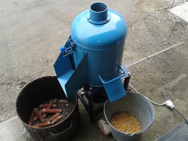 What is a corn sheller and how to make it yourself