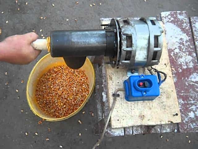 Ano ang corn sheller at kung paano gawin ito sa iyong sarili