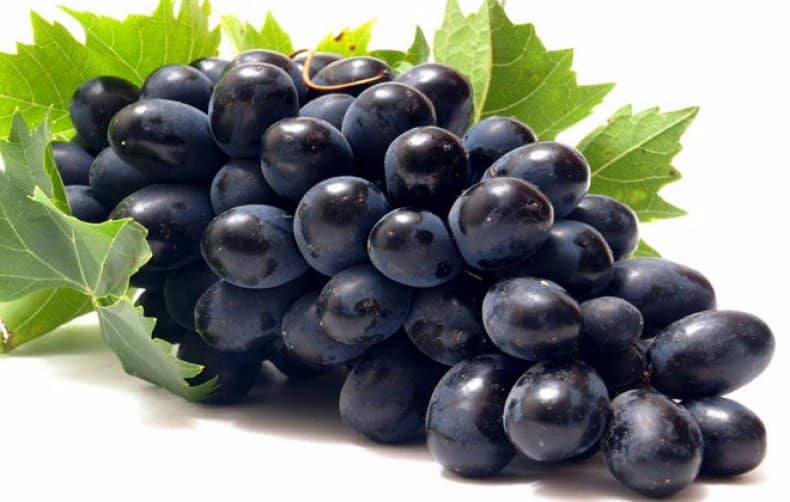 How many calories are in black grapes?