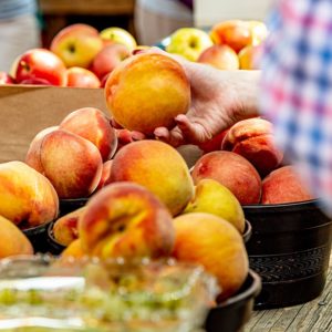 Parhaat tavat säilyttää tuoreita ja prosessoituja persikoita