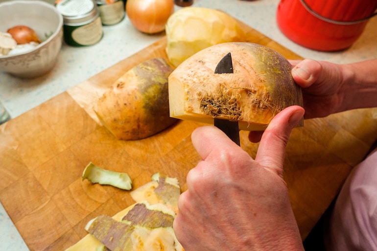 Wie und womit isst man Rüben und wie schmeckt und riecht sie?