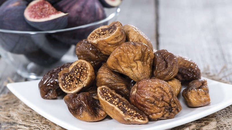 Beneficial properties of dried figs for women