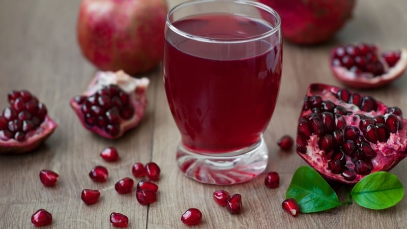 What are the benefits of pomegranate for a woman’s body?