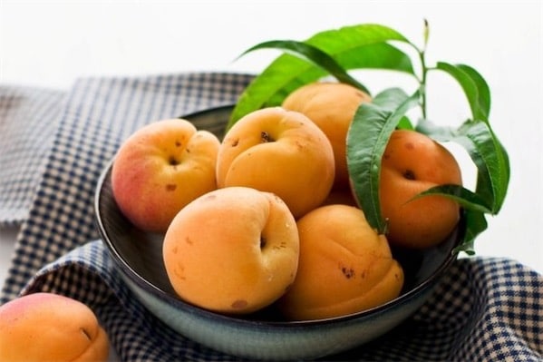 Is it possible to eat apricots when losing weight and how to use them in diets