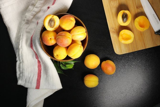 Is it possible to eat apricots when losing weight and how to use them in diets