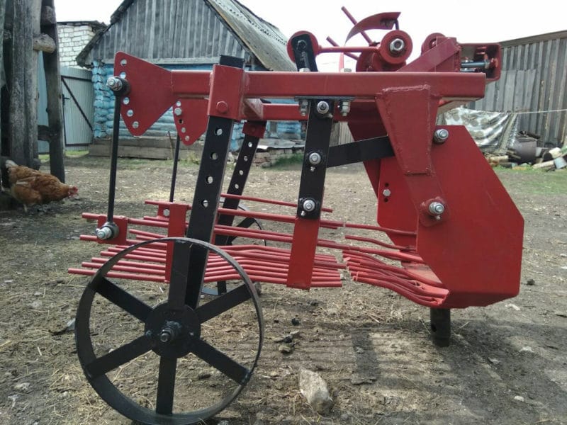 Potato digger para sa walk-behind tractor na si Neva