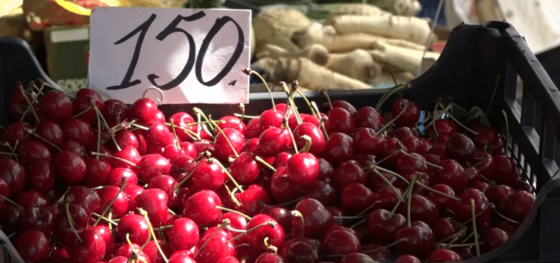 Is it possible to eat cherries during pregnancy and how are they beneficial for the expectant mother and baby?